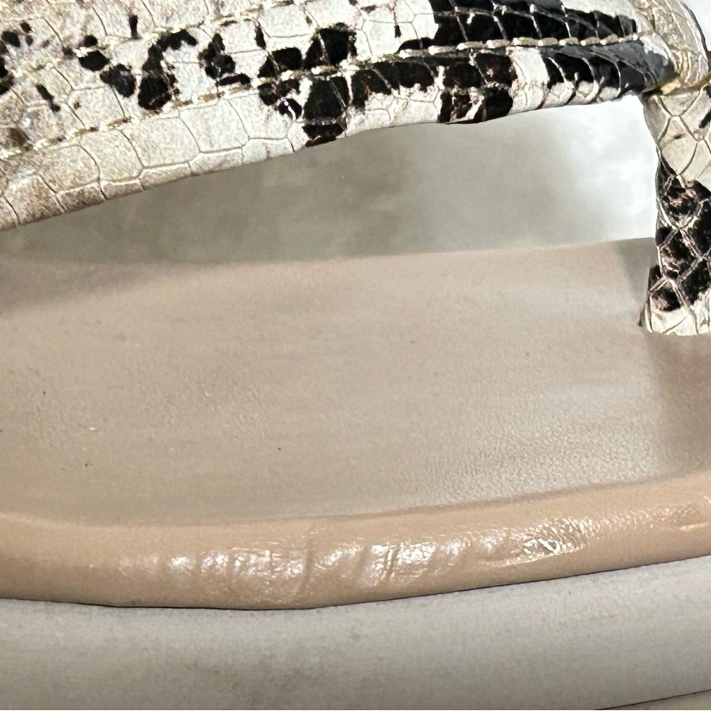 Vince Camuto Womens SnakePrint Platform Perseena Wedge Thong Sandals Shoes SZ 10 - Picture 12 of 12